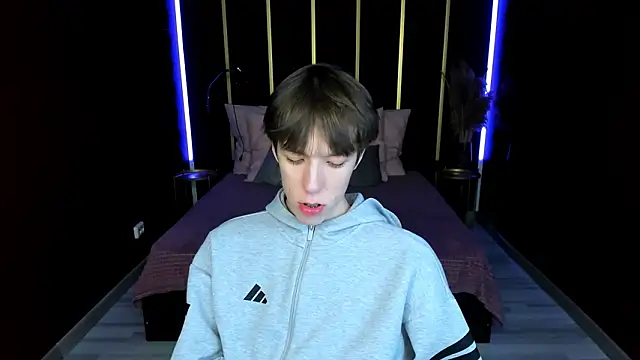 Онлайн чат XXX MarkBranston