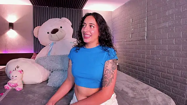 Magic_ivone Adlı Modelin Canlı XXX Sohbeti