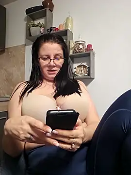 KristenVega ওয়েবক্যাম শো