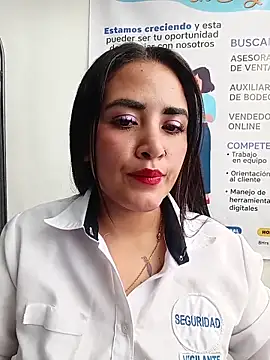 Chatroom XXX en direct de MAYE__13