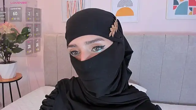 rawiya Adlı Modelin Canlı XXX Sohbeti