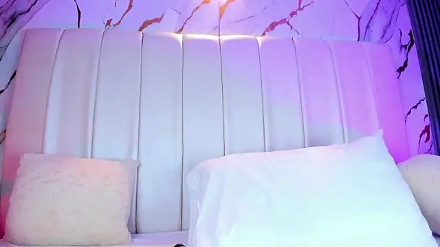 CaitlynCouper's Live XXX Chat