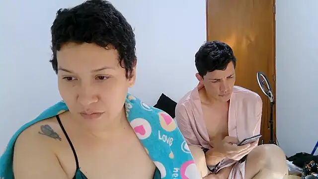 luxandracon23 Adlı Modelin Canlı XXX Sohbeti