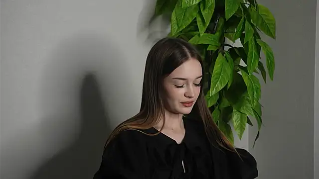 ElzaTuccillo's Live XXX Chat