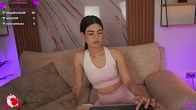 XXX chat uživo modela EllieSuummer