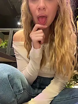 แชท XXX สดของ SashaCatt