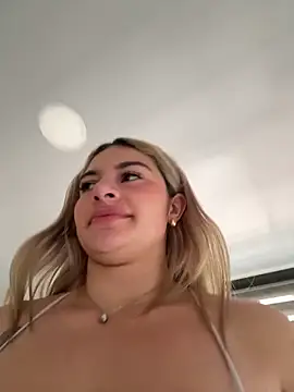 แชท XXX สดของ AtheneaRossi