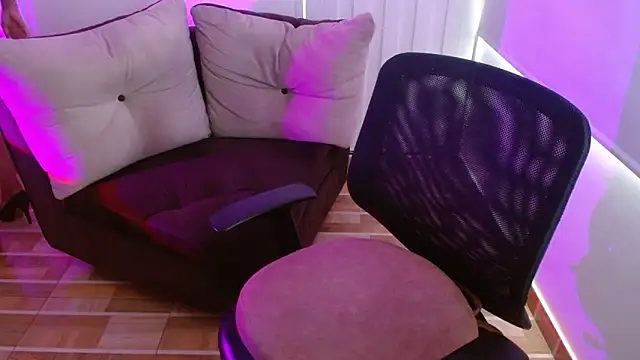 Chat +18 de milfrousse ao vivo