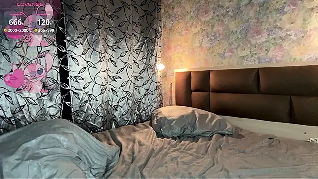 LoraDavi élő XXX-chatje