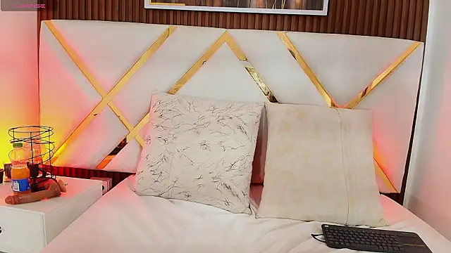 Violet_Tender_: απευθείας συνομιλία ΧΧΧ