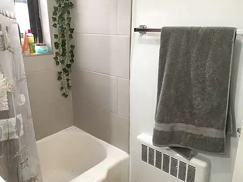 littyleesh1 Adlı Modelin Canlı XXX Sohbeti