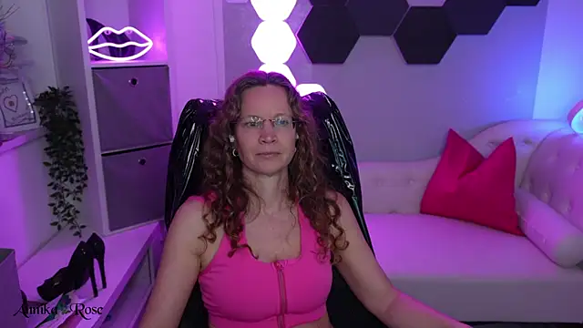 แชท XXX สดของ AnnikaRose