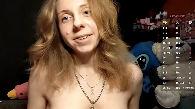 TiaraHenegan's Live XXX Chat