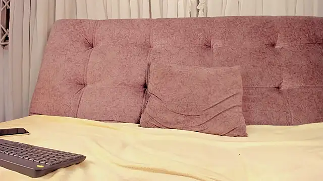 violet_77711 Adlı Modelin Canlı XXX Sohbeti