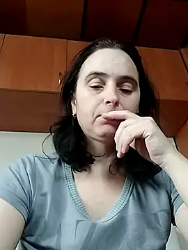 Show modela Ella-433 na web-kameri