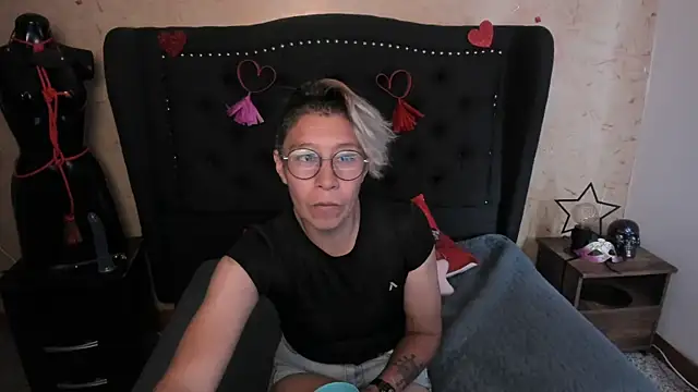 Kali_Panther Show in webcam