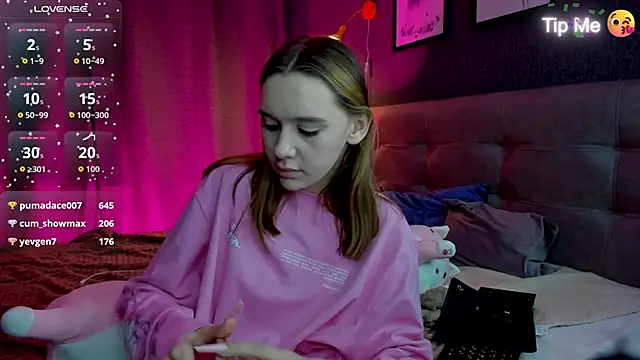 Lesi_Moonie01: онлайн-секс-чат