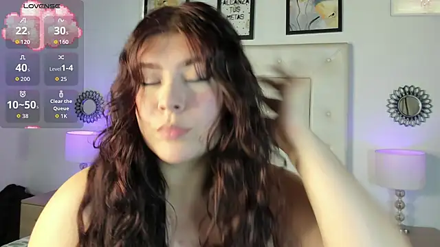 Show modela cotton_07 na web-kameri