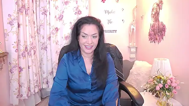 MyLovOne live XXX chat