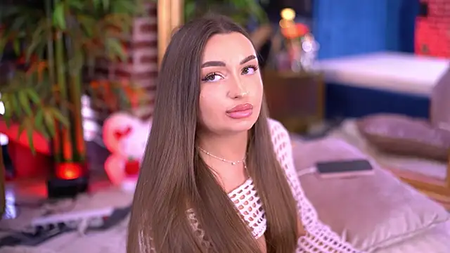 MillaSerene live XXX chat