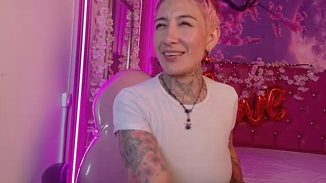 Everlyn_sexx – Kamerová šou