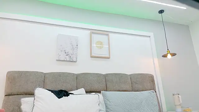 AlmaRose_'s Live XXX Chat