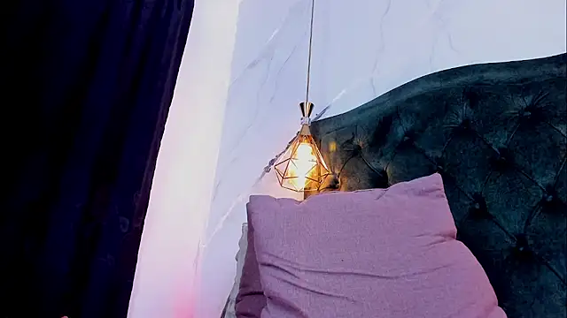 annyvans: απευθείας συνομιλία ΧΧΧ