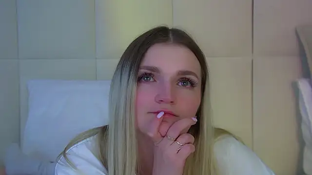 AnnyRaii – Naživo XXX chat