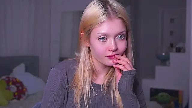 TaraBomstad Show in webcam