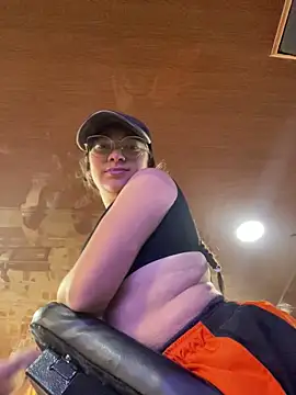 Engell_Vm Chat XXX live