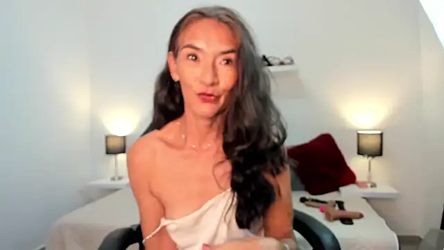 Emma_Mendozaa Show in webcam