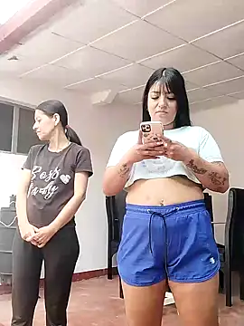 lovemich2024: онлайн-секс-чат