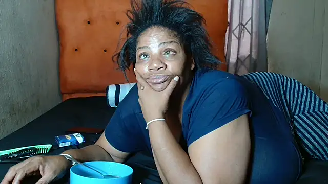 tinagiant Live XXX Chat