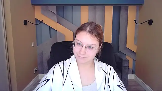 AngelinaLow: онлайн-секс-чат