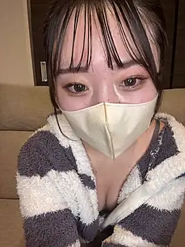 yura_ra_ra élő XXX-chatje