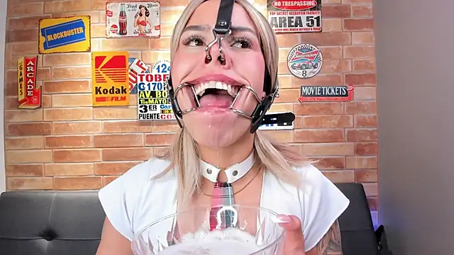 Chat XXX en directo de foxy__isabella