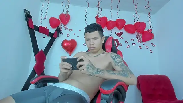 Chat XXX en directo de Steven_and_Camilo18