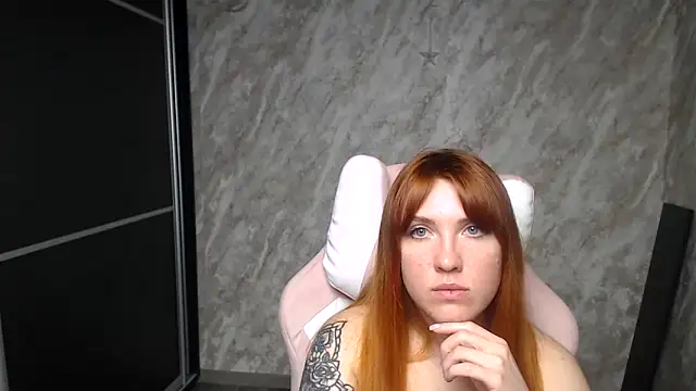 Reginasmilee: онлайн-секс-чат