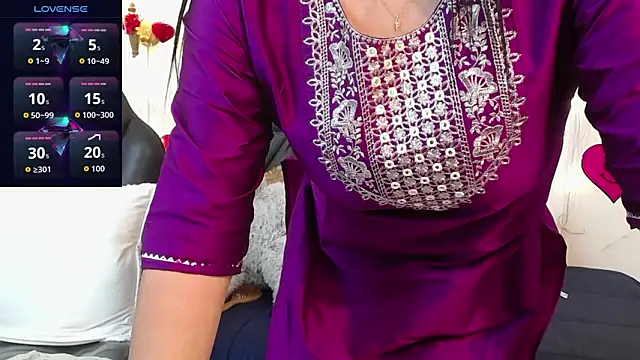 Chat XXX en directo de IndraKaur_