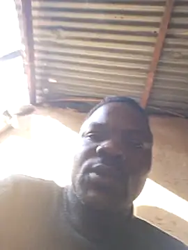 Petrossa élő XXX-chatje