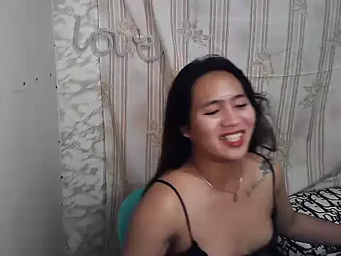 BestCausinEVER2324 Webcam Show