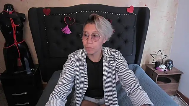 Chat +18 de Kali_Panther ao vivo