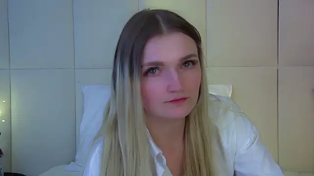 دردشة AnnyRaii الجنسية المباشرة