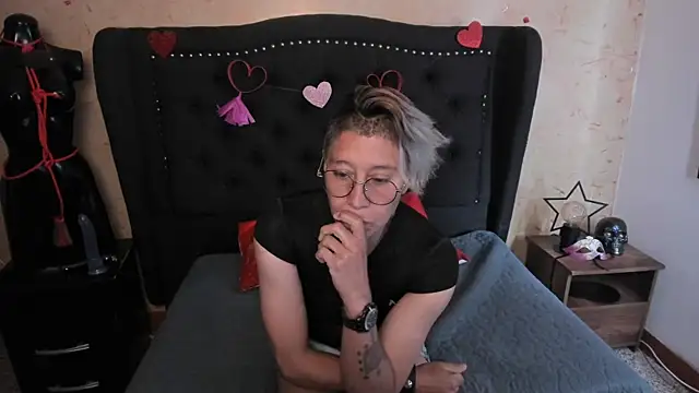 Kali_Panther Adlı Modelin Canlı XXX Sohbeti