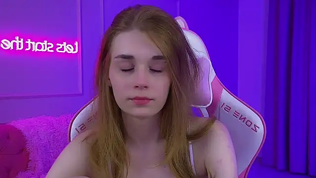 MelissaBauch Adlı Modelin Canlı XXX Sohbeti