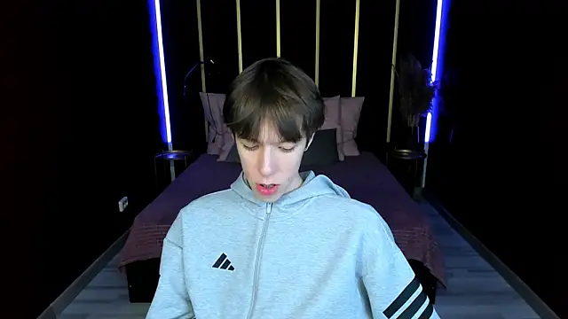 Онлайн чат XXX MarkBranston