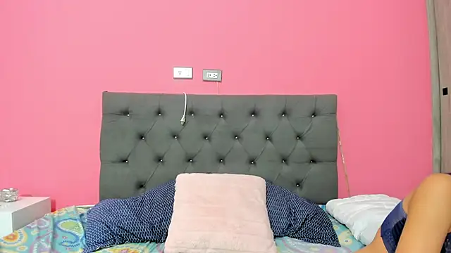 ariloe_quintero 라이브 XXX 채팅