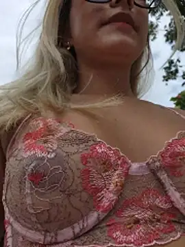 Pretty_roxxyyn Live XXX chat