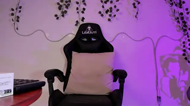 แชท XXX สดของ sara_doll77