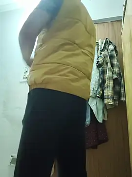 vardh033 Webcam Show